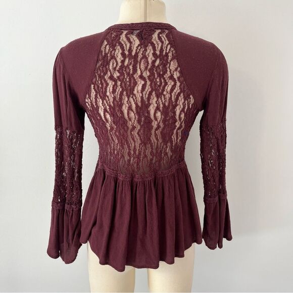 AE American Eagle Burgundy Lace Bell Sleeve Blouse Size Medium - Picture 4 of 6